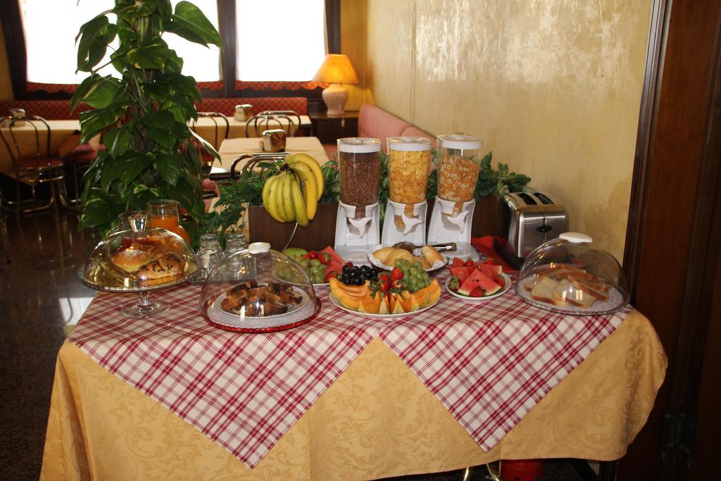 Albergo Ristorante Leon d'Oro Noventa di Piave Exterior foto